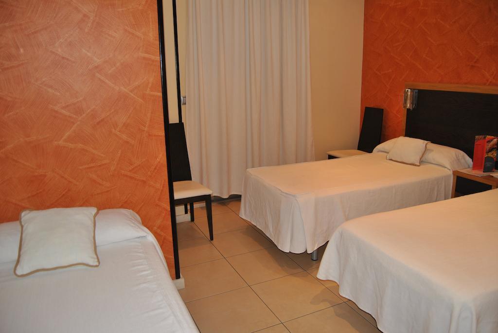 Fuente De La Magdalena Hotel Santa Amalia Bilik gambar